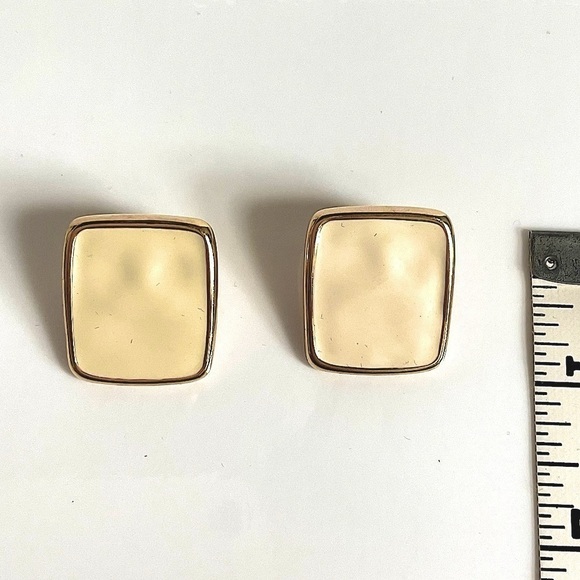 Monet vintage cream & gold earrings - Picture 1 of 6